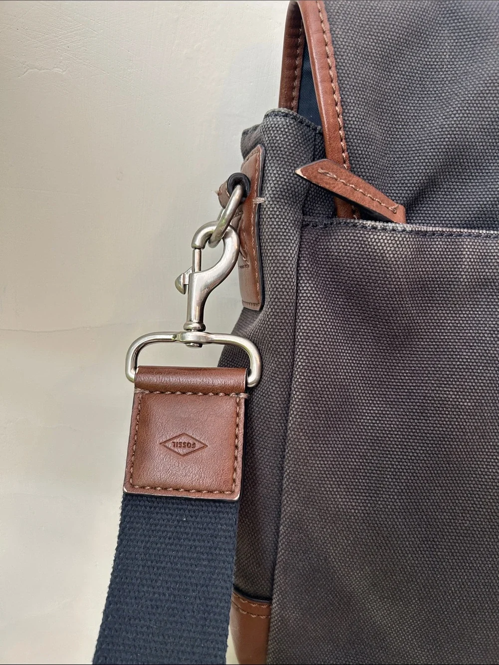 Fossil stylish canvas